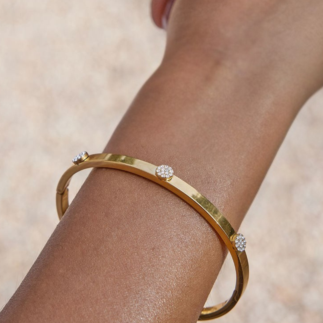 Circle Diamond Oval Bangle