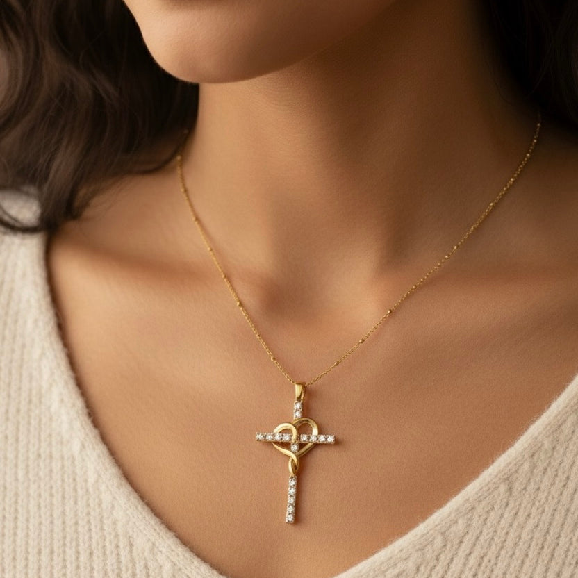 क्रॉस हार्ट नेकलेस 