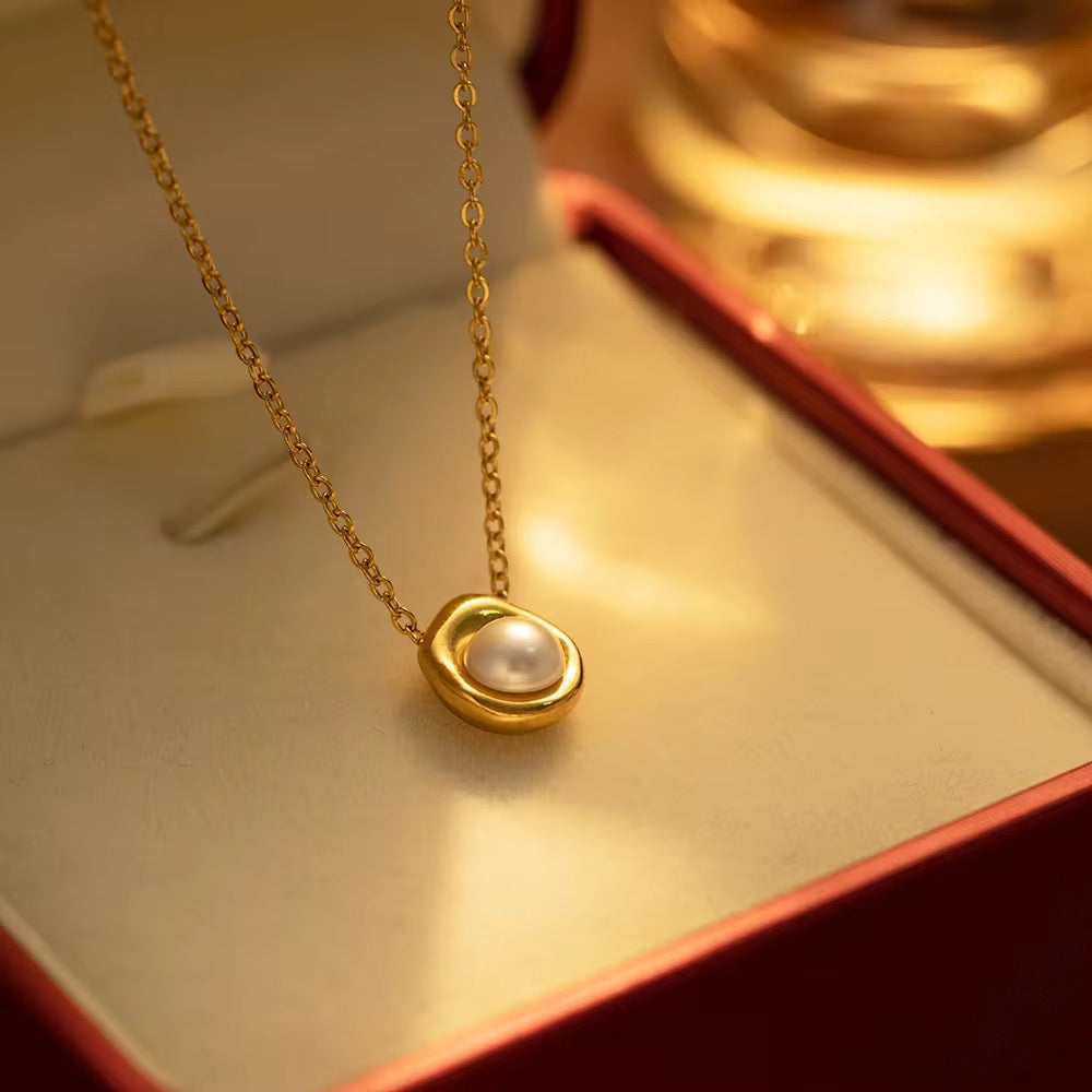 Pearl Nest Necklace