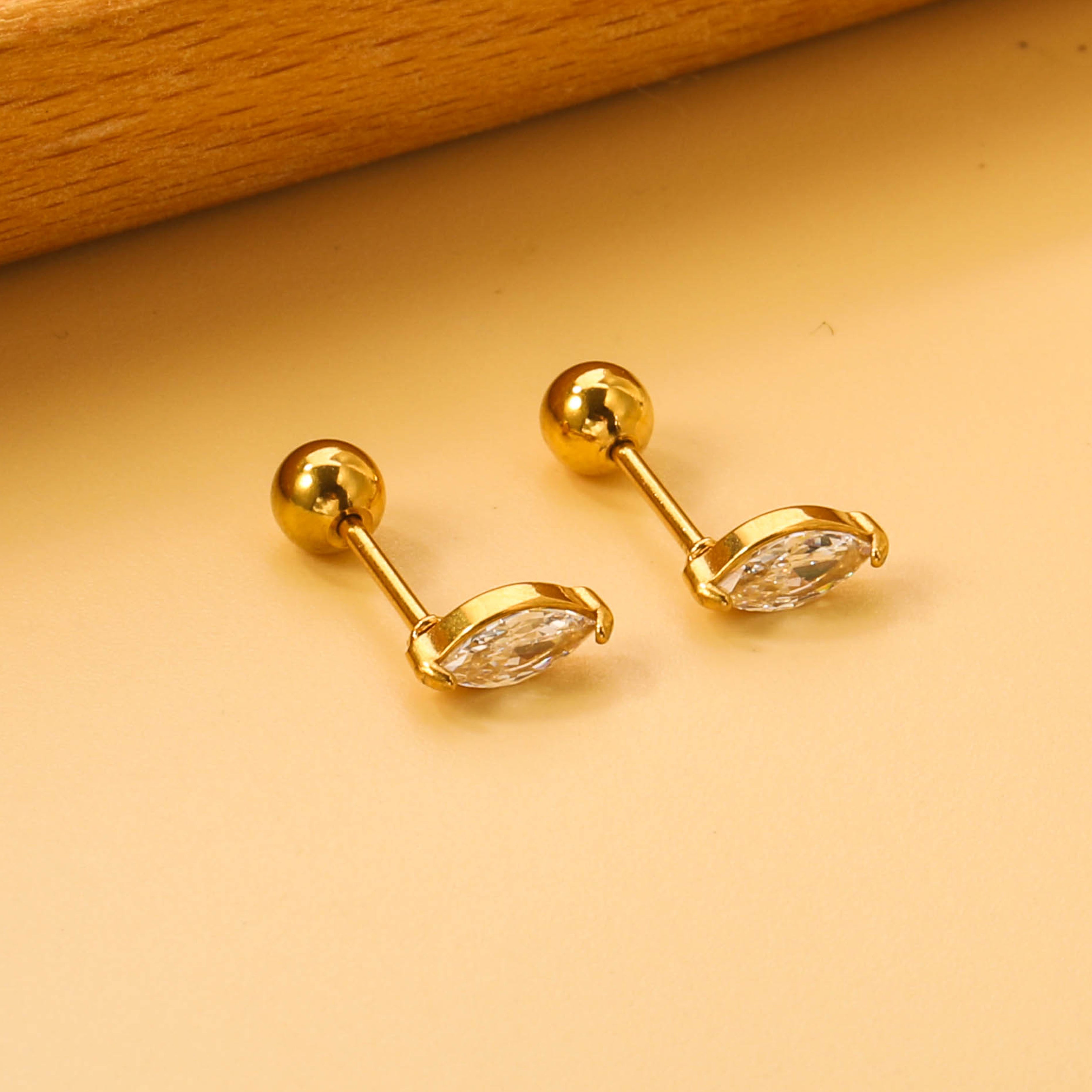 Eye Diamond Stud Earring