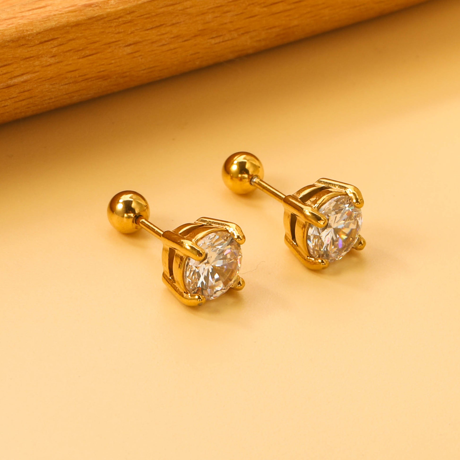 Royal Diamond Stud Earring