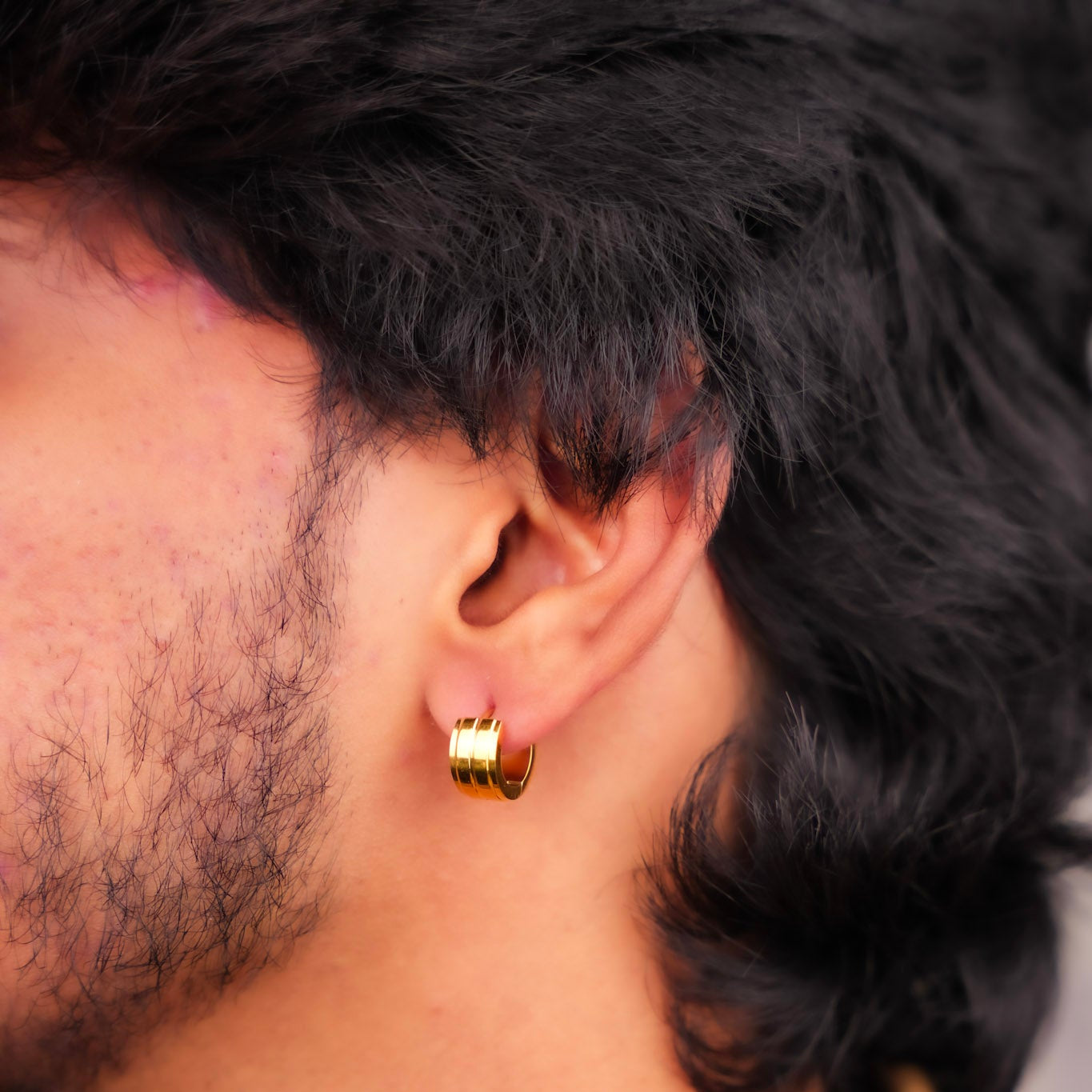 बकल हूप इयररिंग्स - सोना