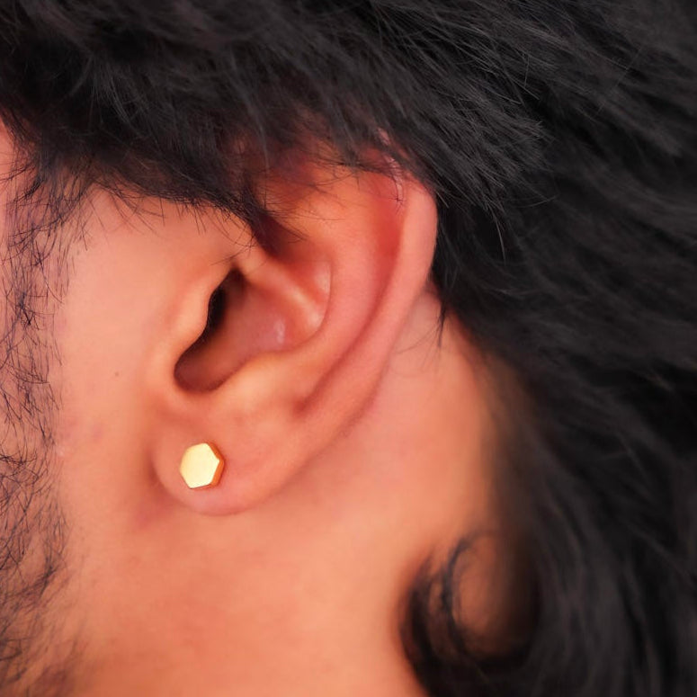 पेंटागन स्टड इयररिंग - सोना