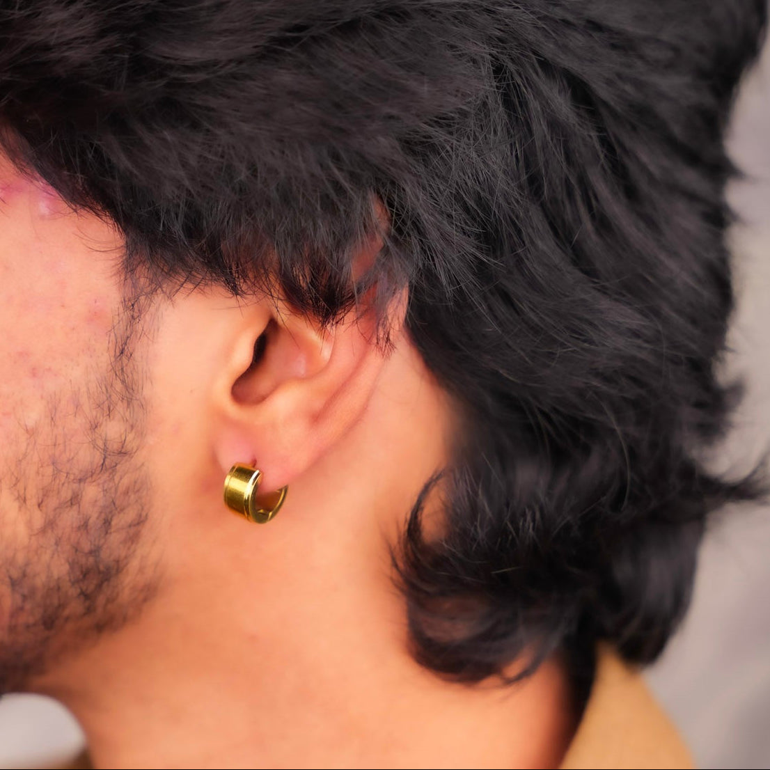 हग्गी हूप इयररिंग्स - गोल्ड