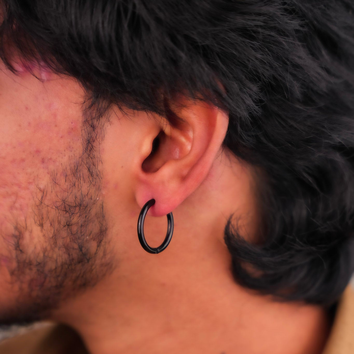 काले गोल हूप इयररिंग्स - 18 MM