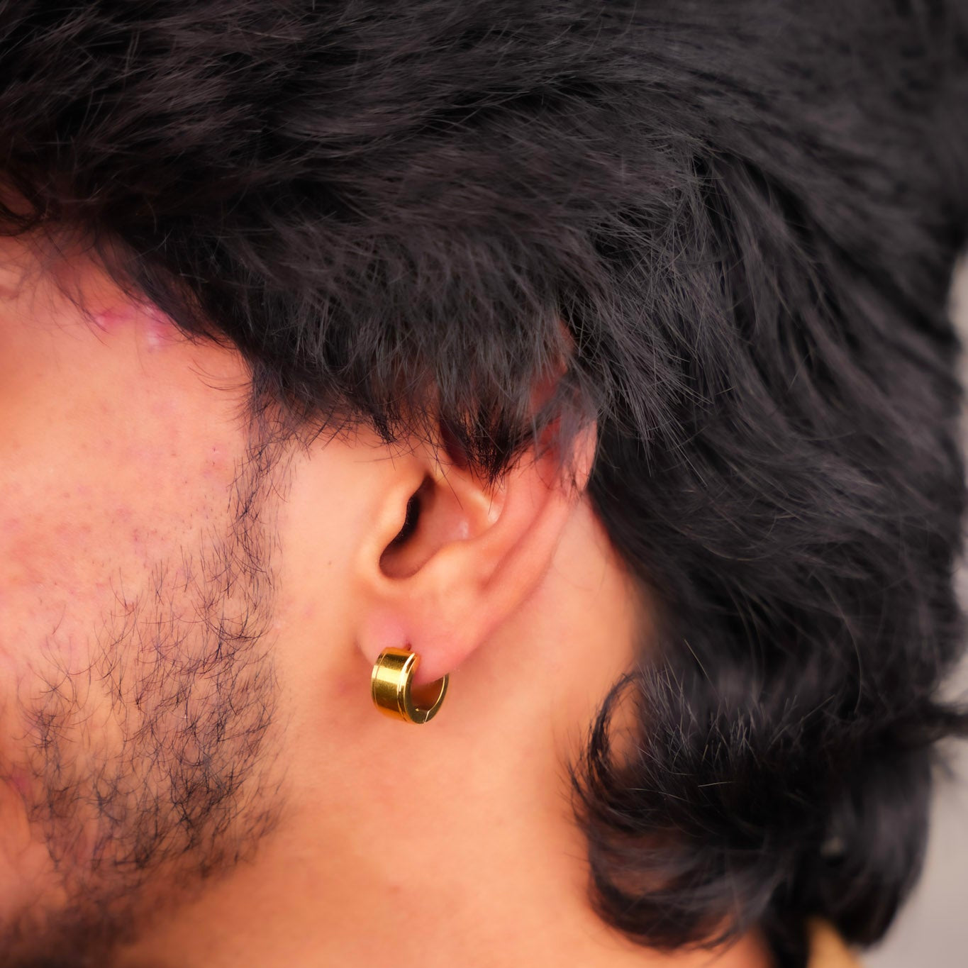 हग्गी हूप इयररिंग्स - गोल्ड