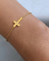 Tiny Cross Bracelet