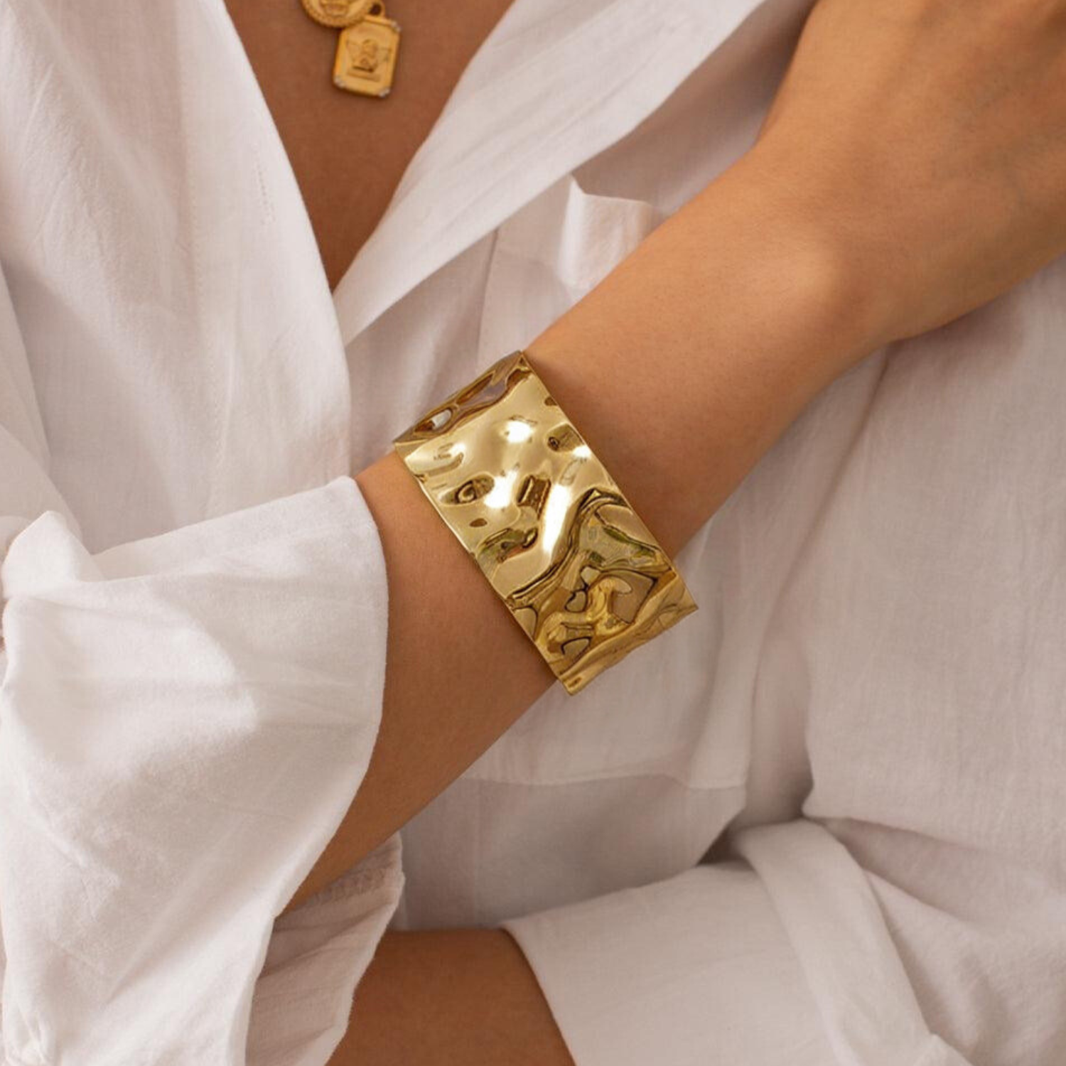 Statement Kada Bangle