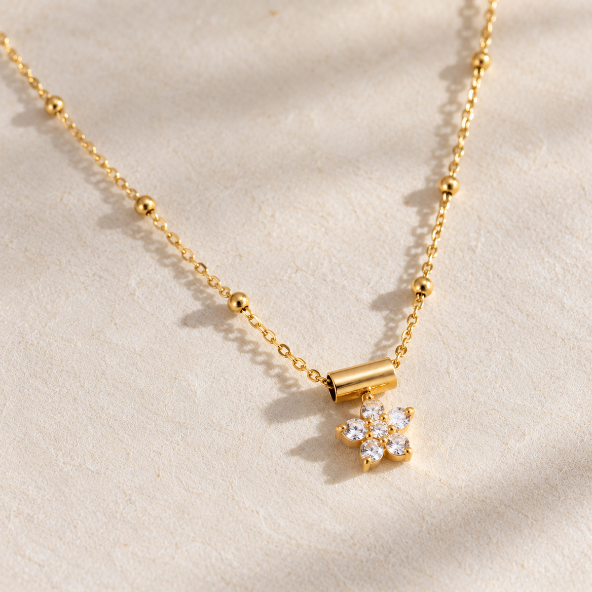 Linea Flower Necklace