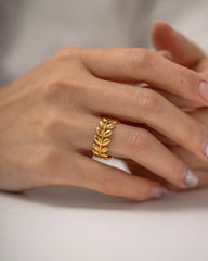 Textured leafy Resizable Ring