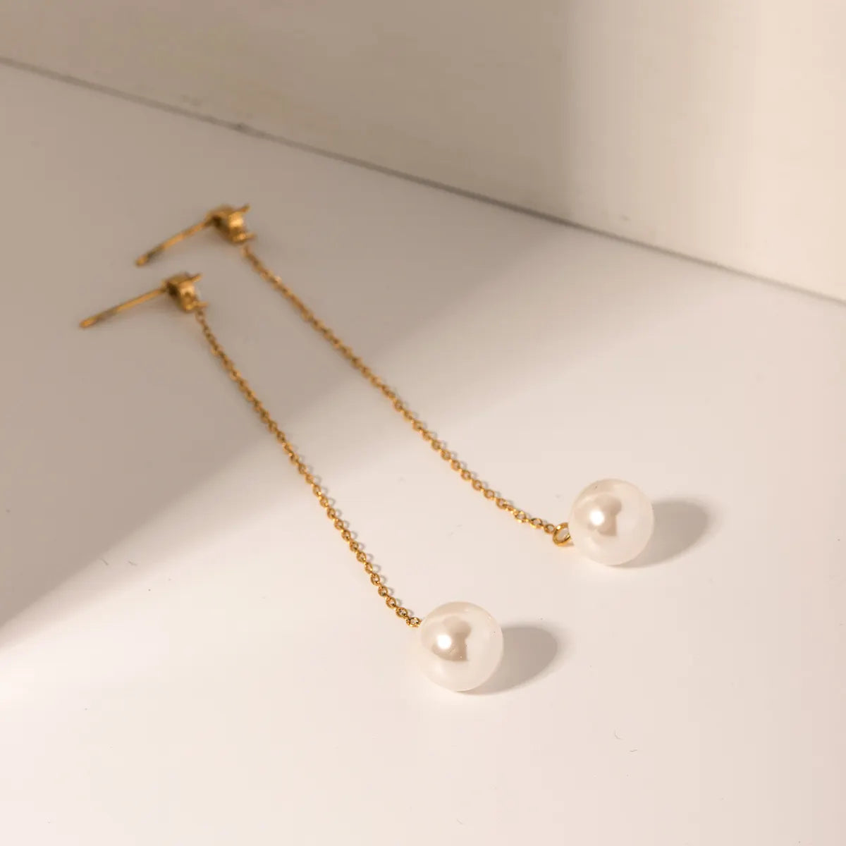 Zia Pearl Hanging Earring