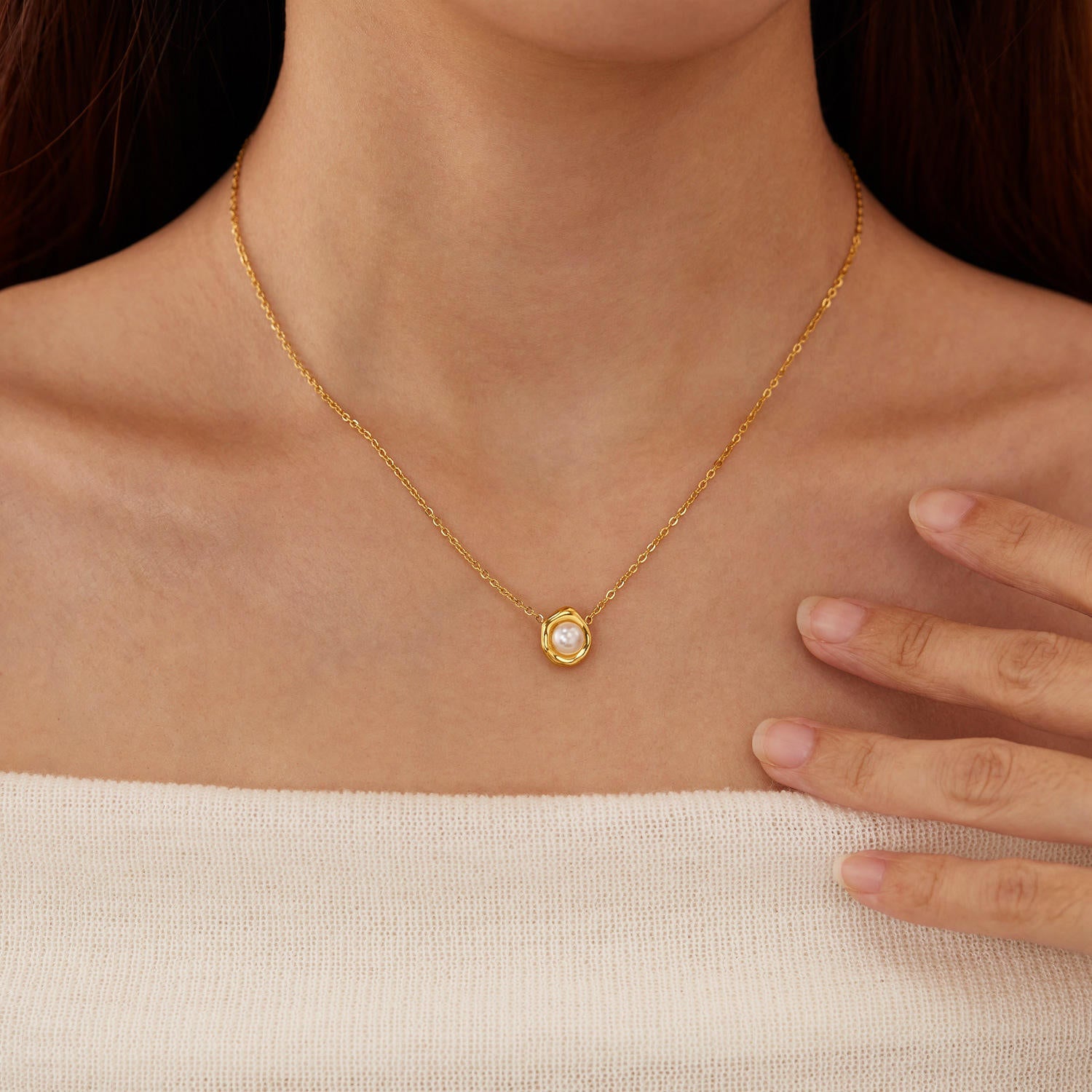 Buy gold-plated pendant necklace