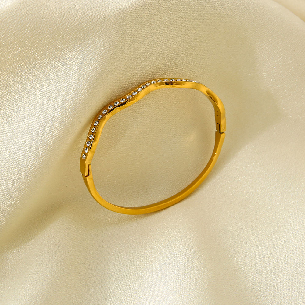 Wavy Diamond Bangle