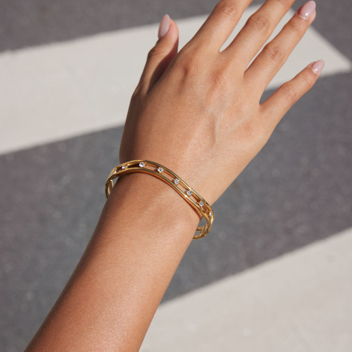 Wavy Lumina Kada Bangle