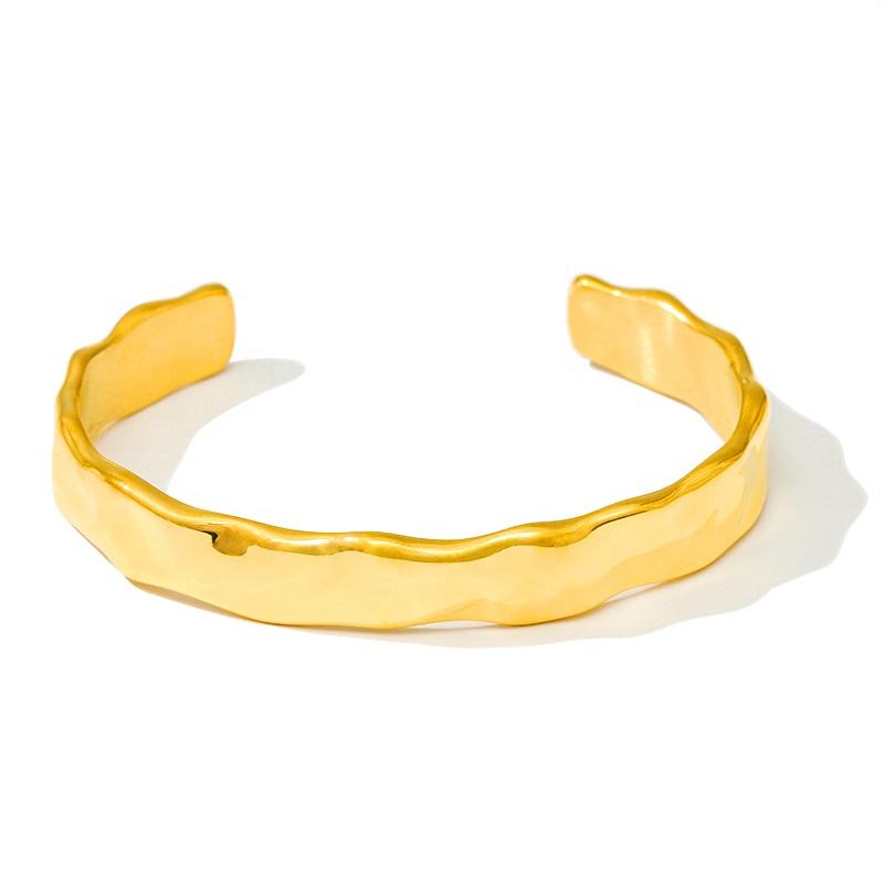 Bold Wavy Bangle