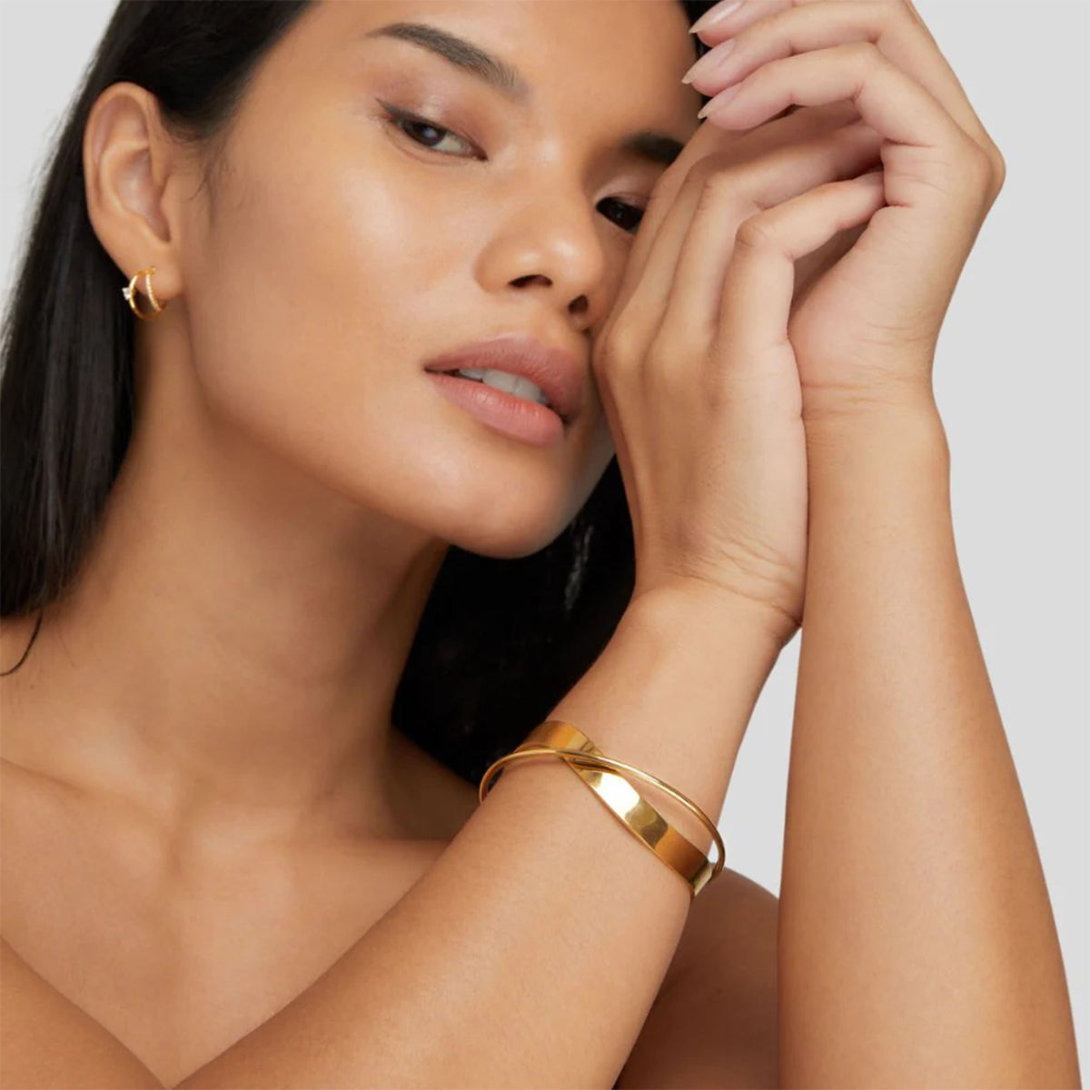 Bold Orbit Bangle