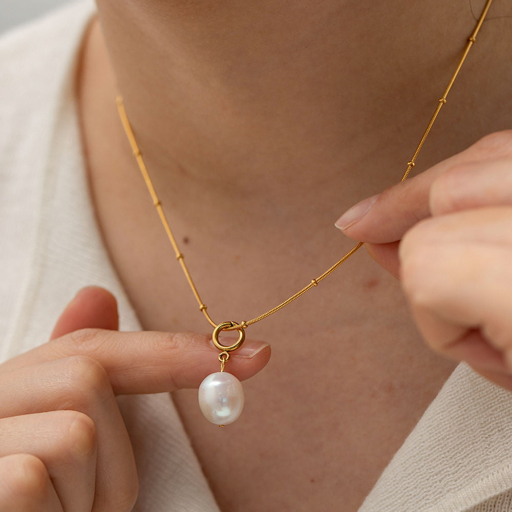 Bold Pearl Necklace