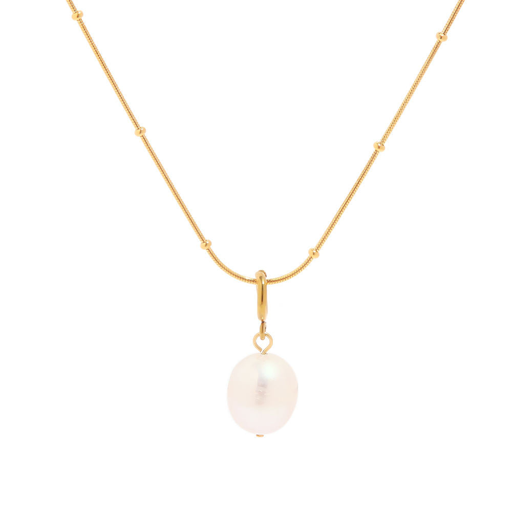 Bold Pearl Necklace