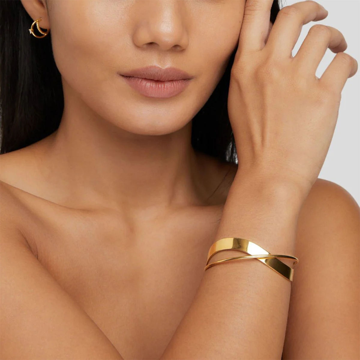 Bold Orbit Bangle