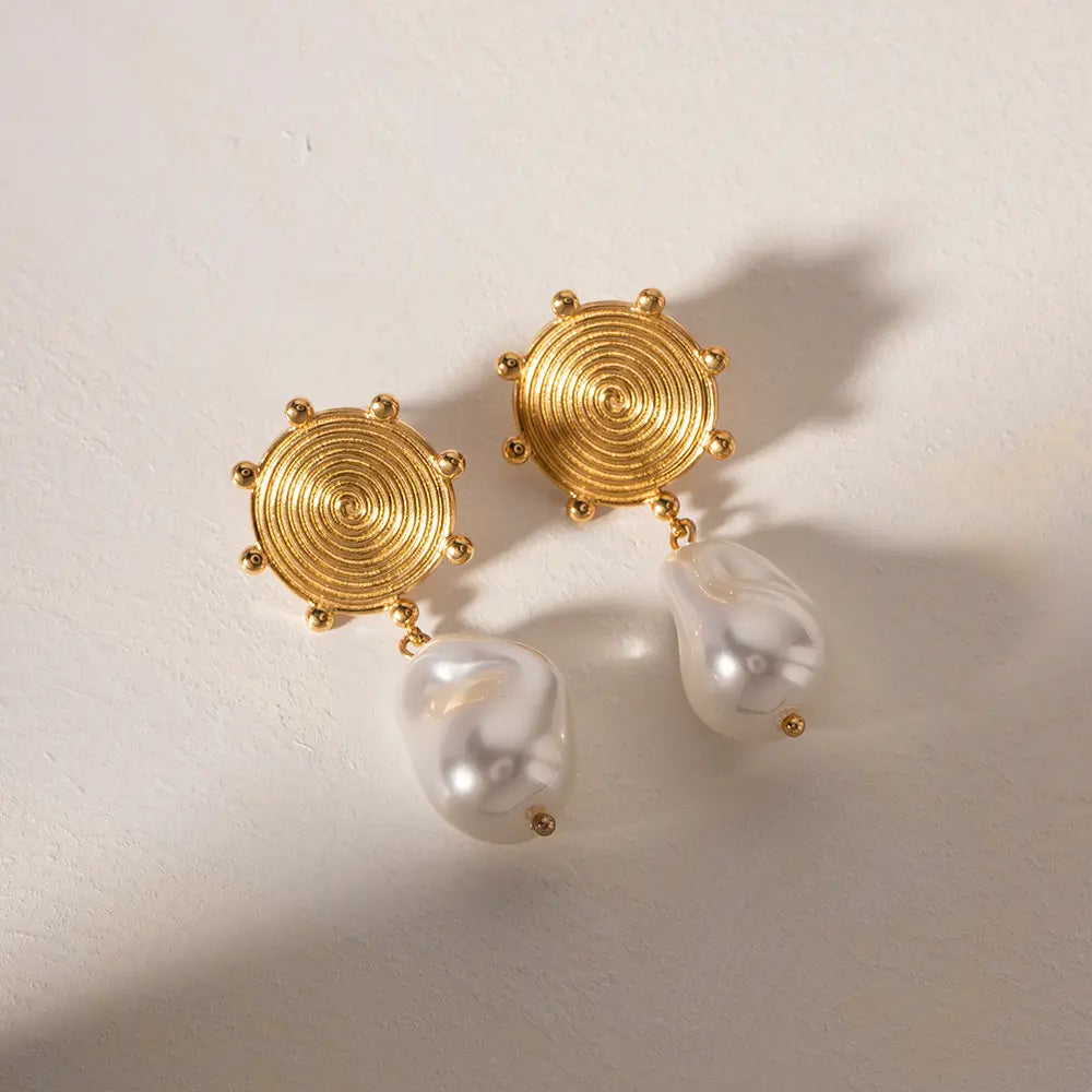 Sangu Pearl Earring