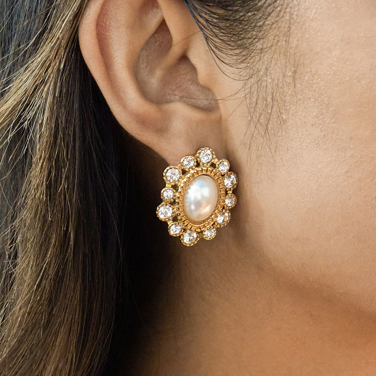 Classic Pearl Stud Earring