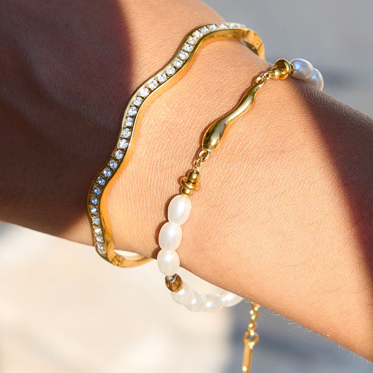 Wavy Diamond Bangle