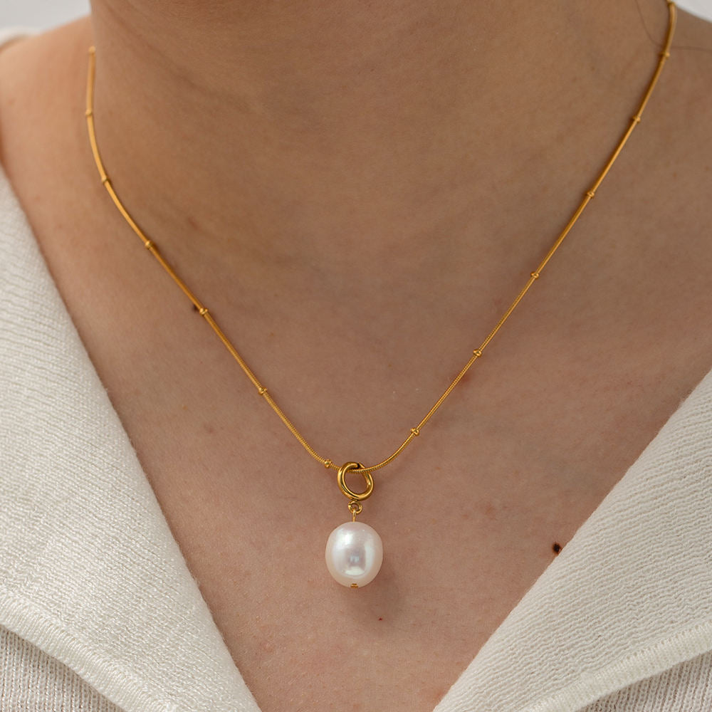 Bold Pearl Necklace