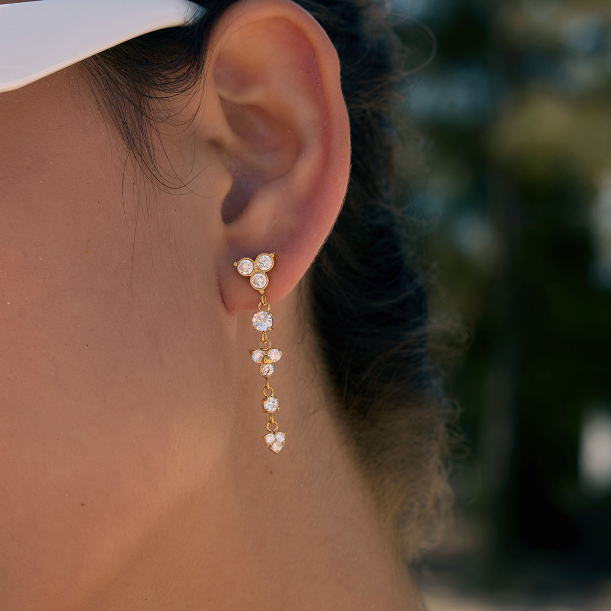 Aira Sparkle Dangling Earring
