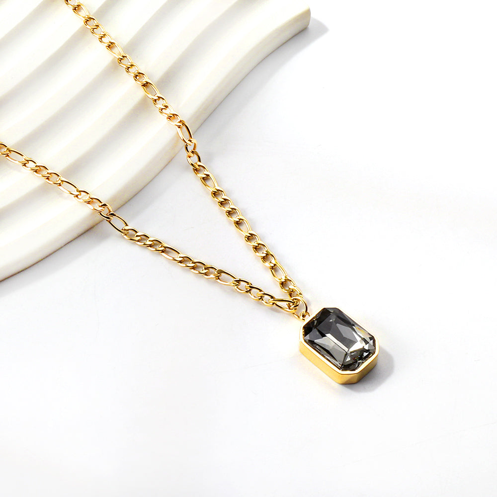 Aira Throne Necklace