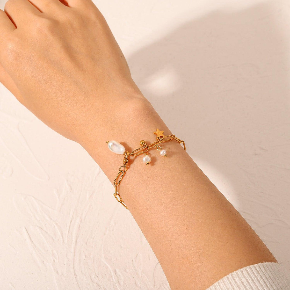 Minnal Bracelet