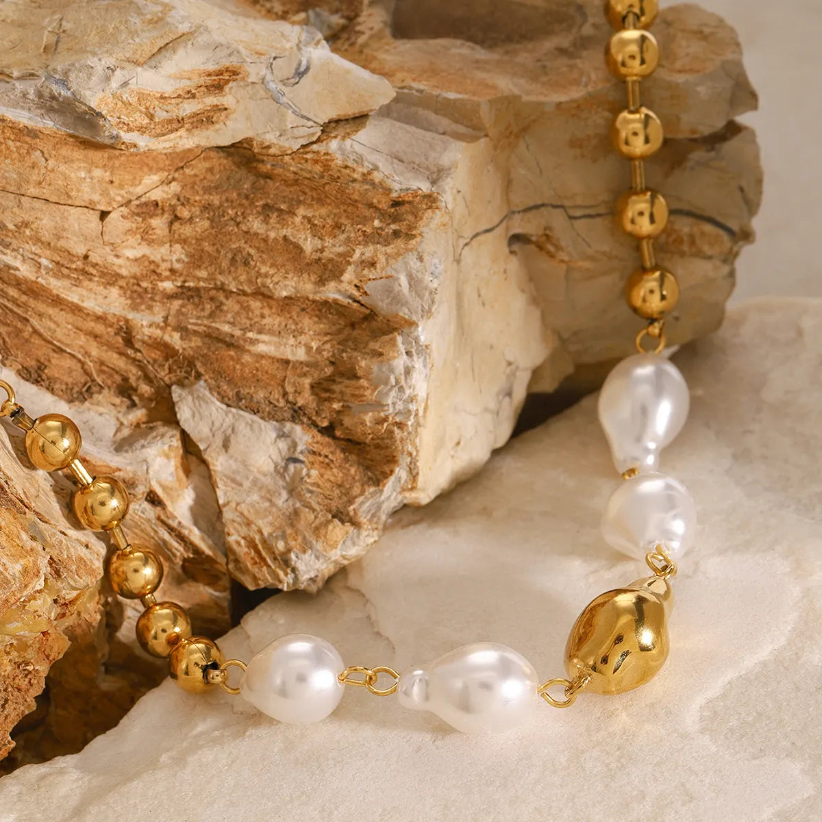 Pearl Bold Bracelet