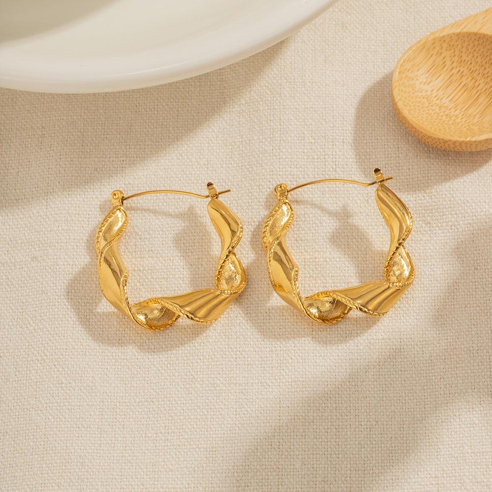 Phoebe Twisty Hoop Earring