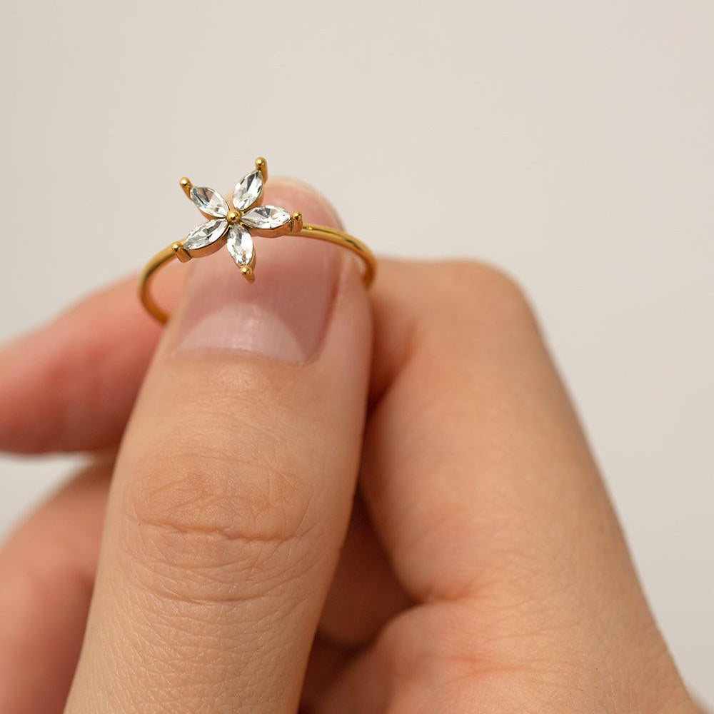 Flower Zirconia Resizable Ring