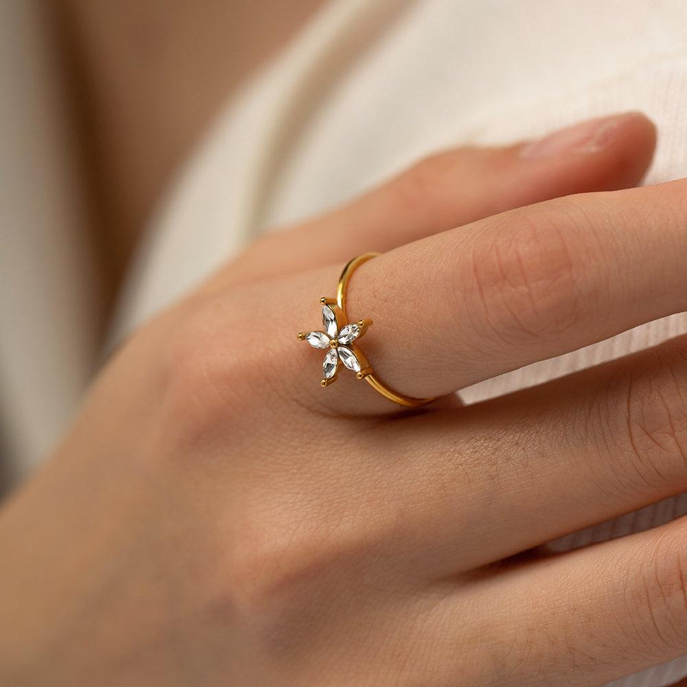 Flower Zirconia Resizable Ring