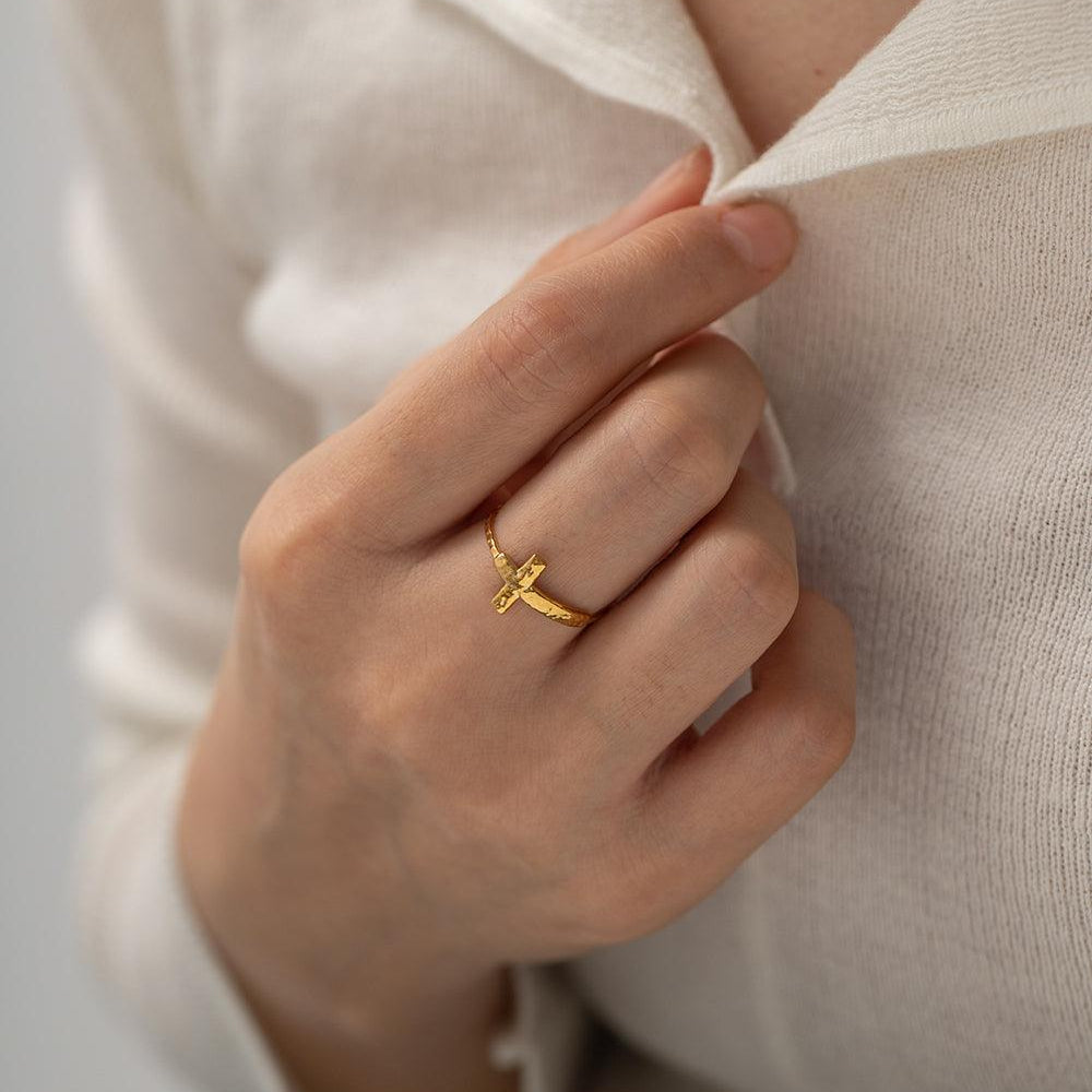 Cross Resizable Ring