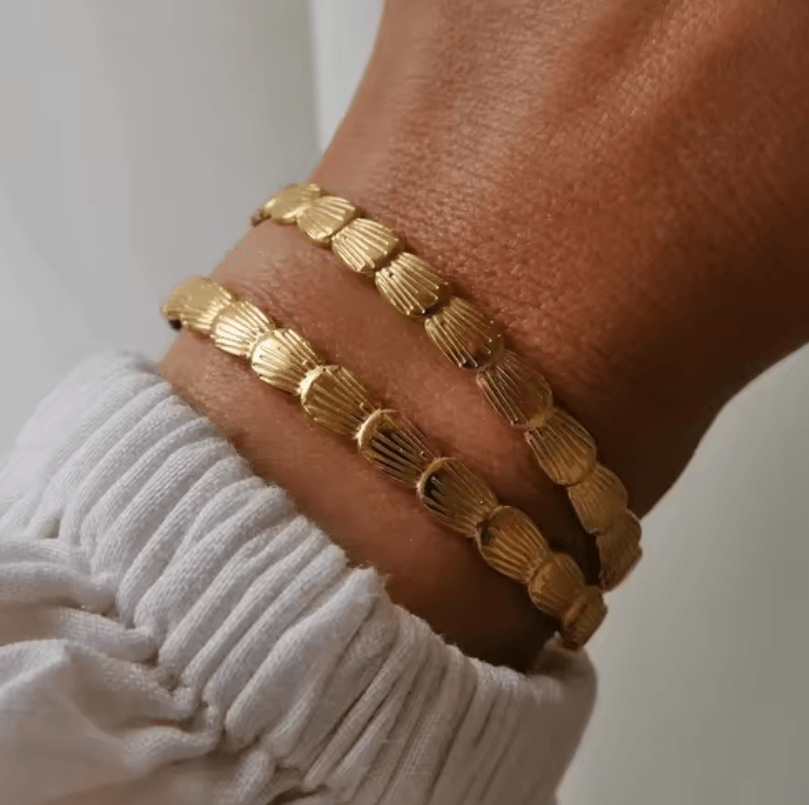 Seashell Kada Bangle