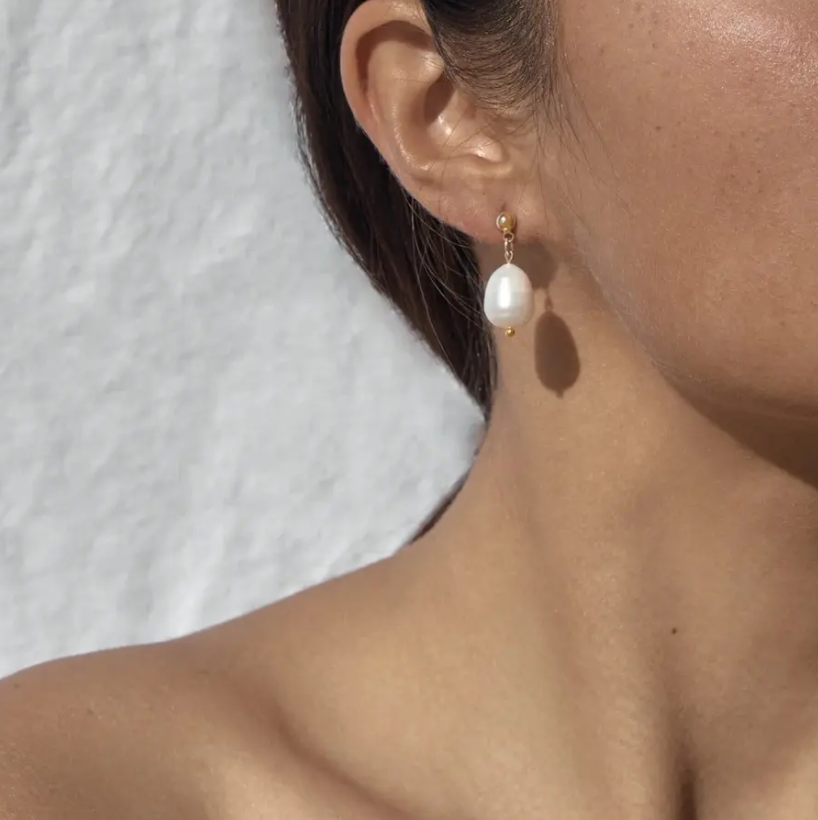 Orb Pearl Earring