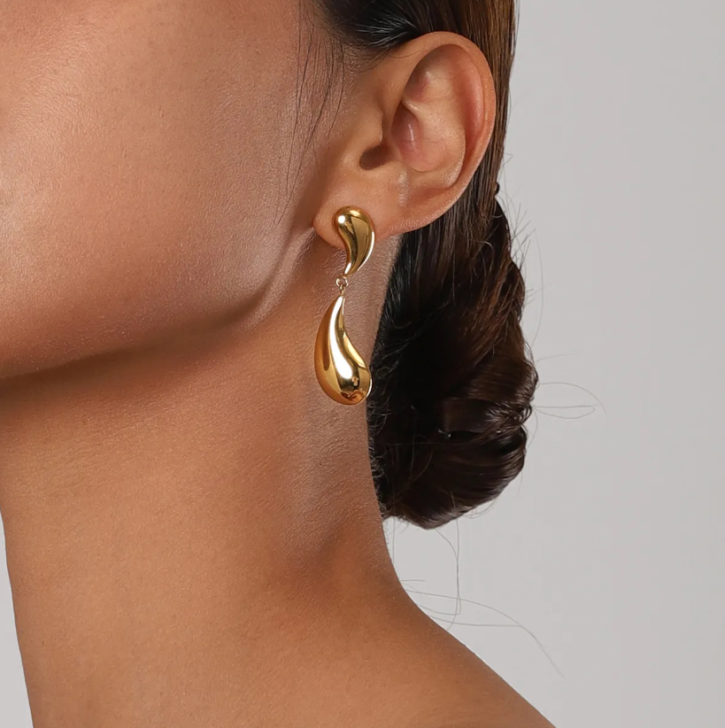 Shiny Tear Drop Earring