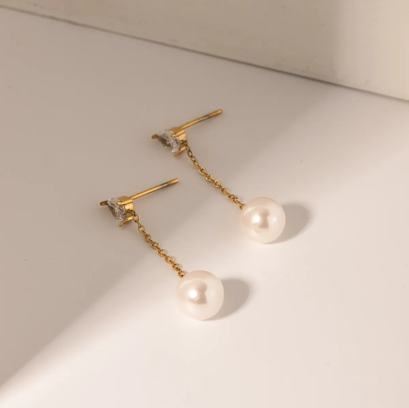 Zia Pearl Hanging Earring