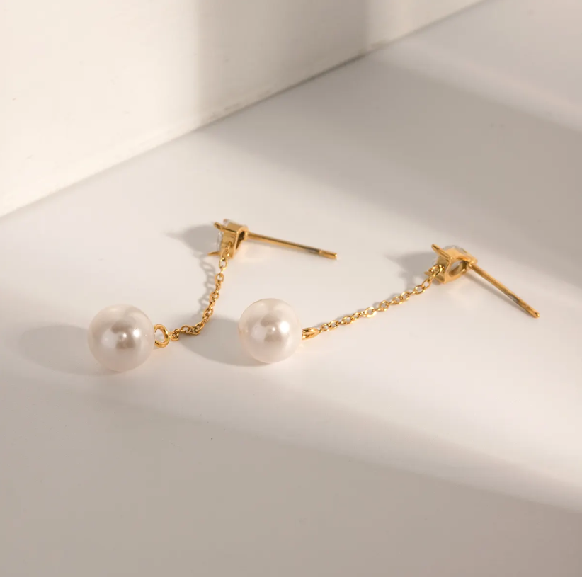 Zia Pearl Hanging Earring