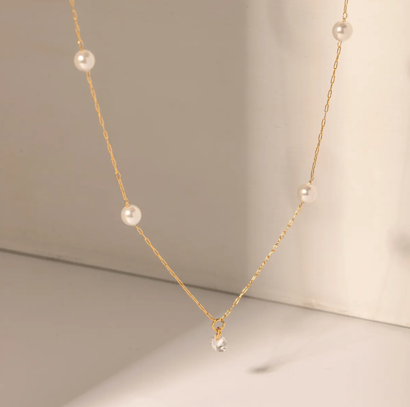 Dainty Pearl Necklace