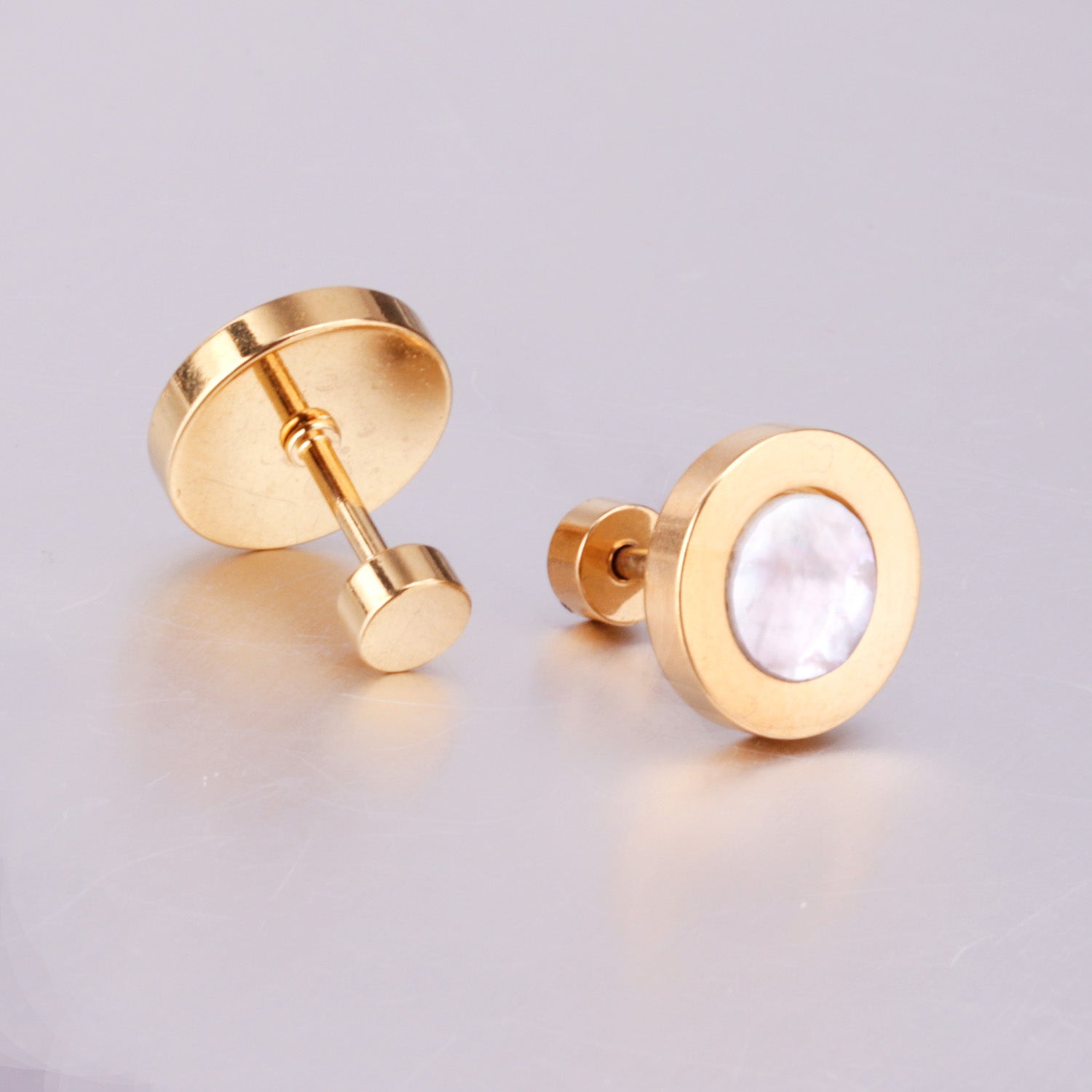 गोल्डन डिस्क लुमिना स्टड इयररिंग्स - 10 MM