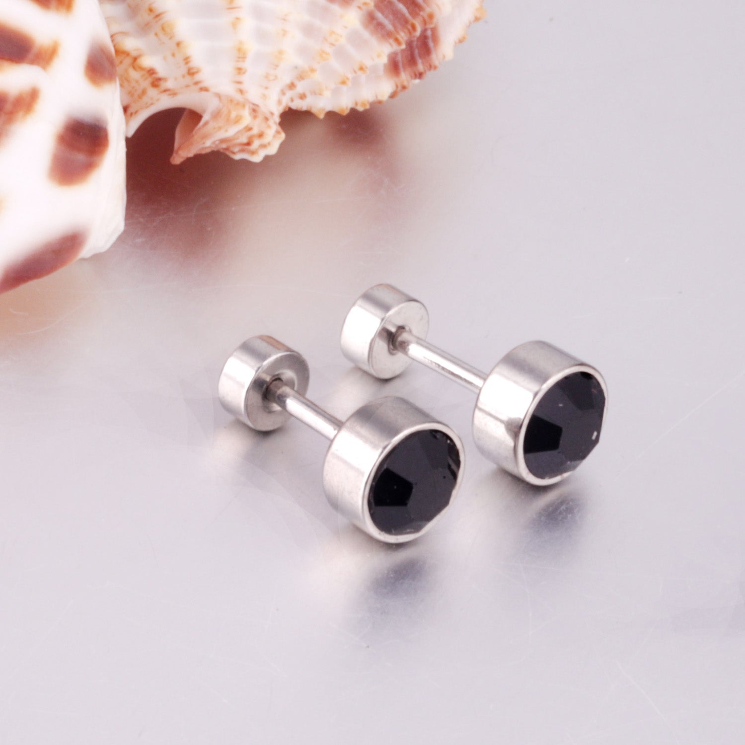 सिल्वर गोल स्टड इयररिंग - 3 MM